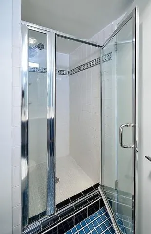 $350,000 | 205 Yoakum Parkway, Unit 305, Alexandria, VA 22304