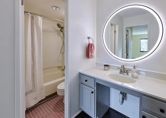 $350,000 | 205 Yoakum Parkway, Unit 305, Alexandria, VA 22304