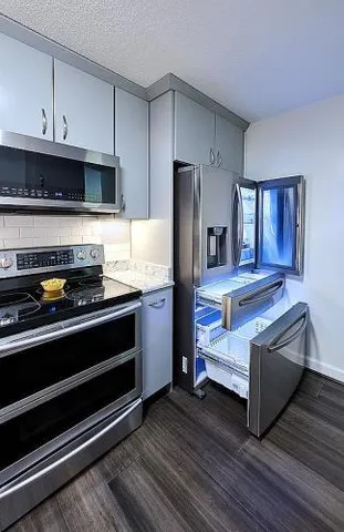 $350,000 | 205 Yoakum Parkway, Unit 305, Alexandria, VA 22304