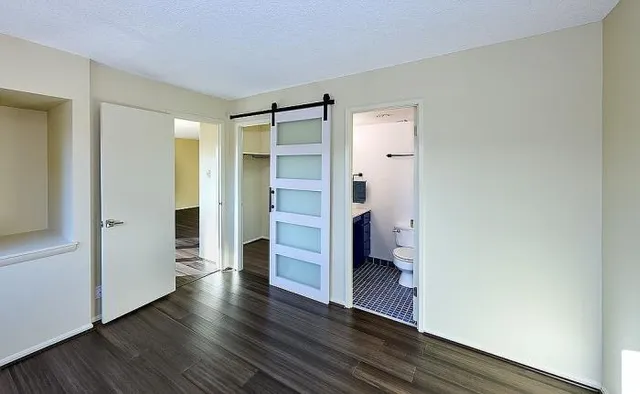 $350,000 | 205 Yoakum Parkway, Unit 305, Alexandria, VA 22304