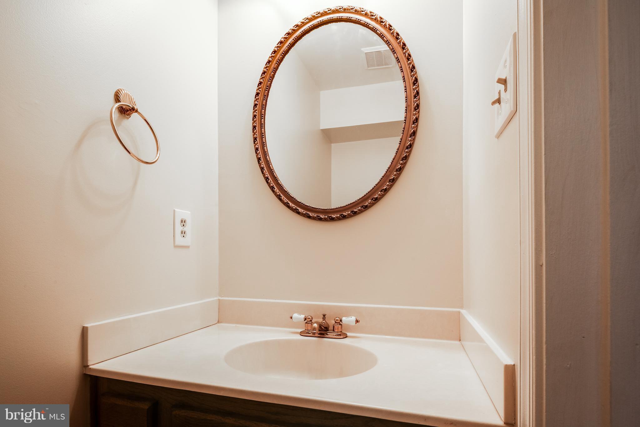 2112 Carriage Square Place Silver Spring, MD 20906 - Photo 13 of 28 Bath