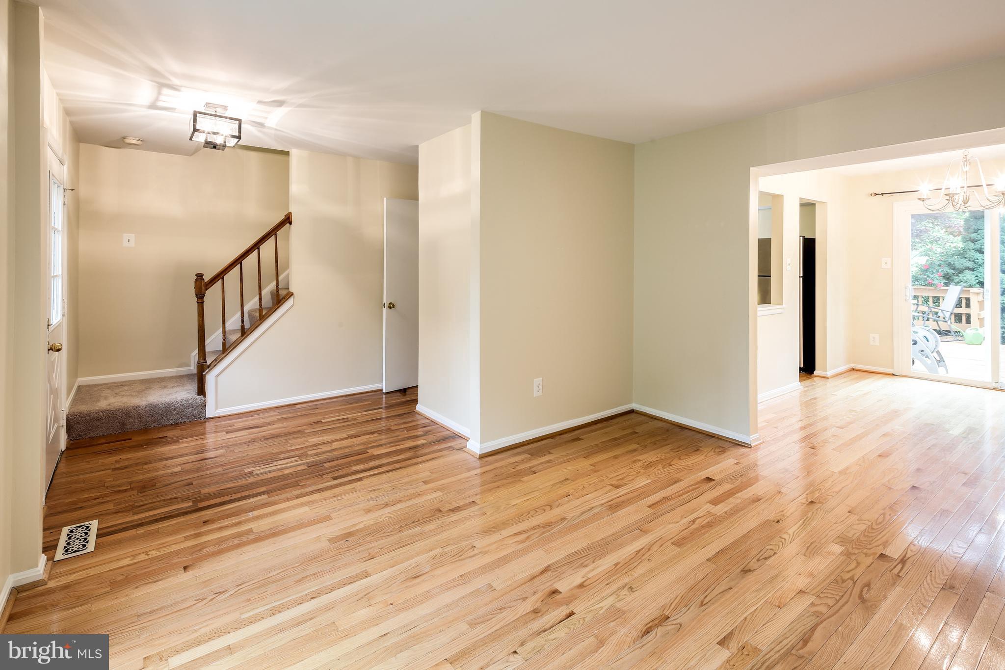 2112 Carriage Square Place Silver Spring, MD 20906 - Photo 3 of 28 Living Room
