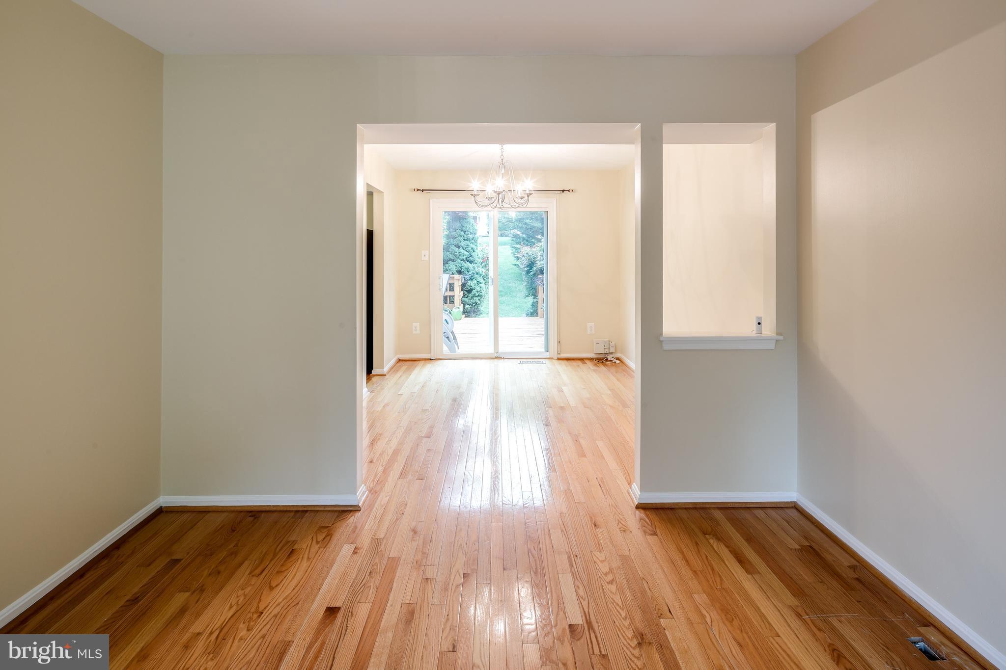 2112 Carriage Square Place Silver Spring, MD 20906 - Photo 5 of 28 Dining Room