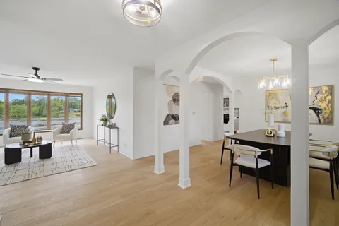 $850,000 | 28 Windemere Lane, South Barrington, IL 60192
