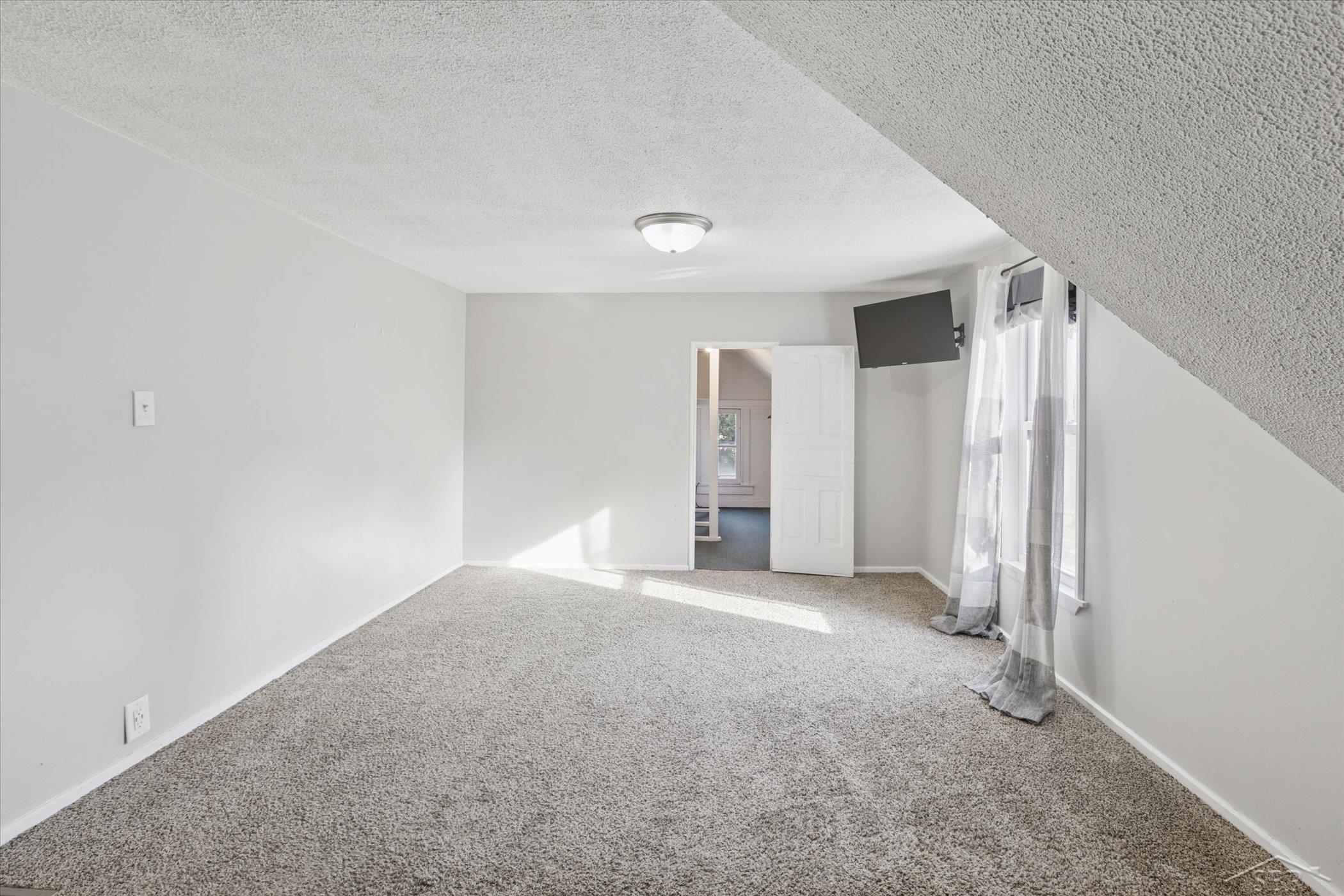 2122 2nd Street Bay City, MI 48708 - Photo 26 of 48 50191757-3e3a5fe6-8b8c-450f-b264-f5a648f8764b.JPG