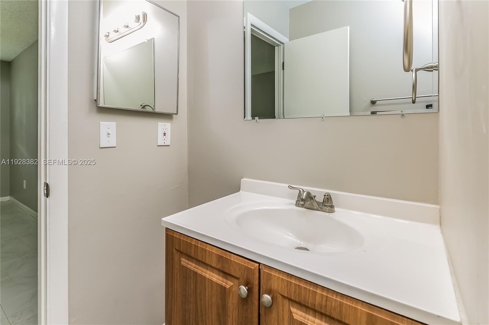 5940 South Rue Road West Palm Beach, FL 33415 - Photo 13 of 16