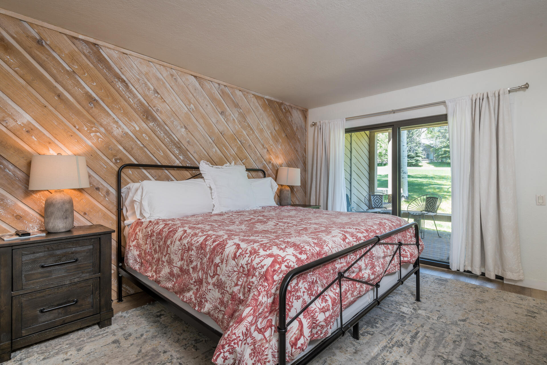 2635 Ridge Lane Sun Valley, ID 83353 - Photo 15 of 27 Primary Bedroom