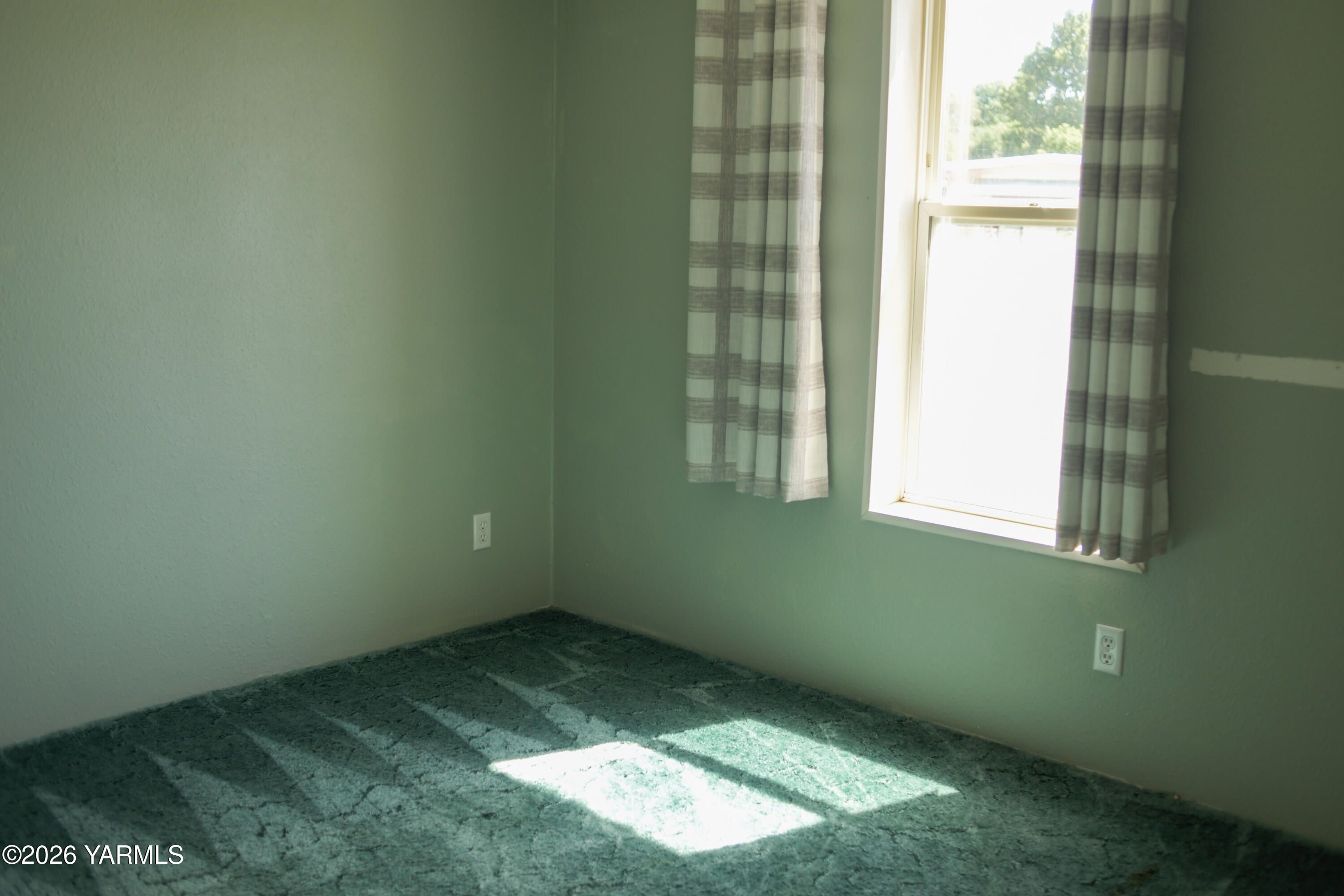 2205 Butterfield Road, Unit 75 Yakima, WA 98901 - Photo 12 of 19 Third Bedroom