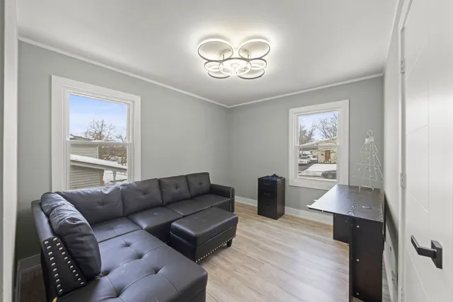 $349,999 | 1364 Leslie Lane East, Glendale Heights, IL 60139