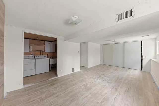 $349,999 | 1364 Leslie Lane East, Glendale Heights, IL 60139