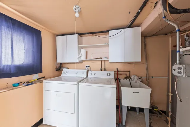 $349,999 | 1364 Leslie Lane East, Glendale Heights, IL 60139