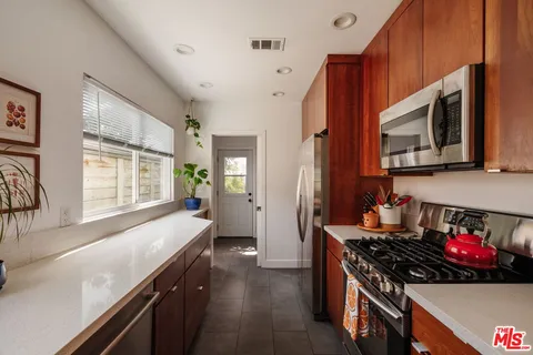 $899,000 | 3773 South St Andrews Place, Los Angeles, CA 90018