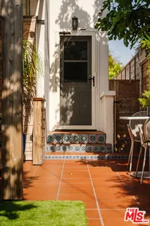 $899,000 | 3773 South St Andrews Place, Los Angeles, CA 90018