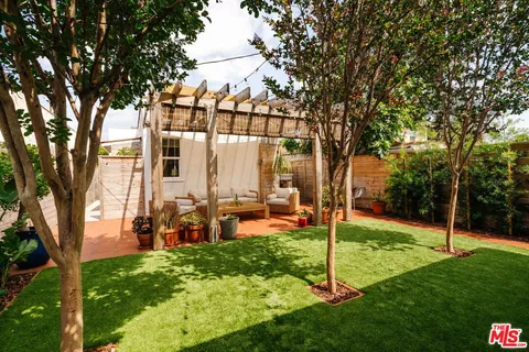 $899,000 | 3773 South St Andrews Place, Los Angeles, CA 90018