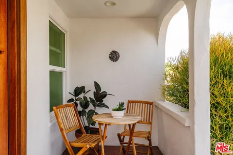 $899,000 | 3773 South St Andrews Place, Los Angeles, CA 90018