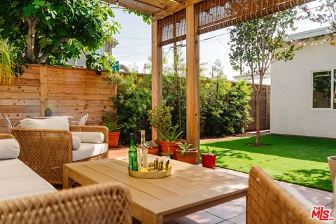 $899,000 | 3773 South St Andrews Place, Los Angeles, CA 90018