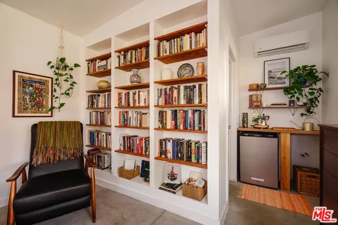 $899,000 | 3773 South St Andrews Place, Los Angeles, CA 90018