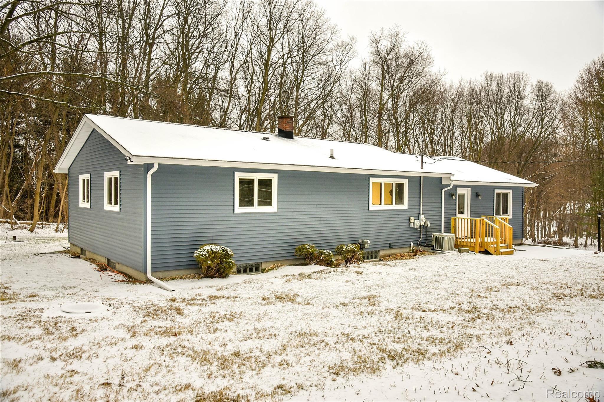 8328 Foster Road Clarkston, MI 48346 - Photo 12 of 60 8328 Foster Road by W Brooks New Years Eve (16).jpg