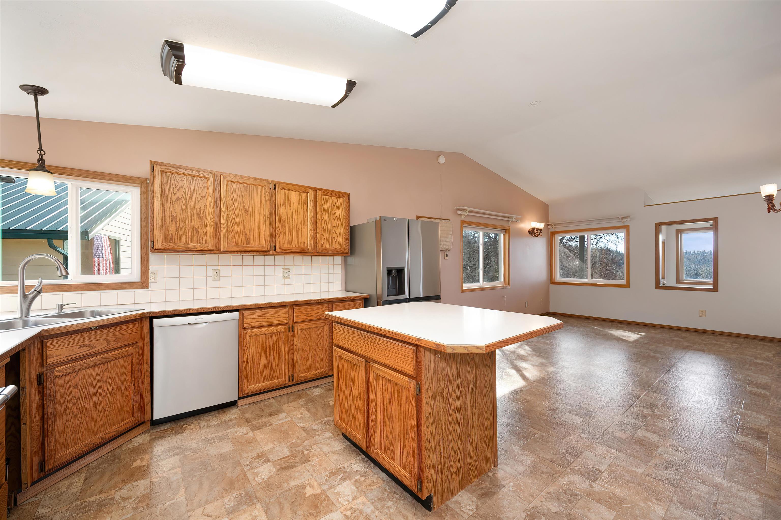 15715 Foothills Road Spokane, WA 99217 - Photo 11 of 44