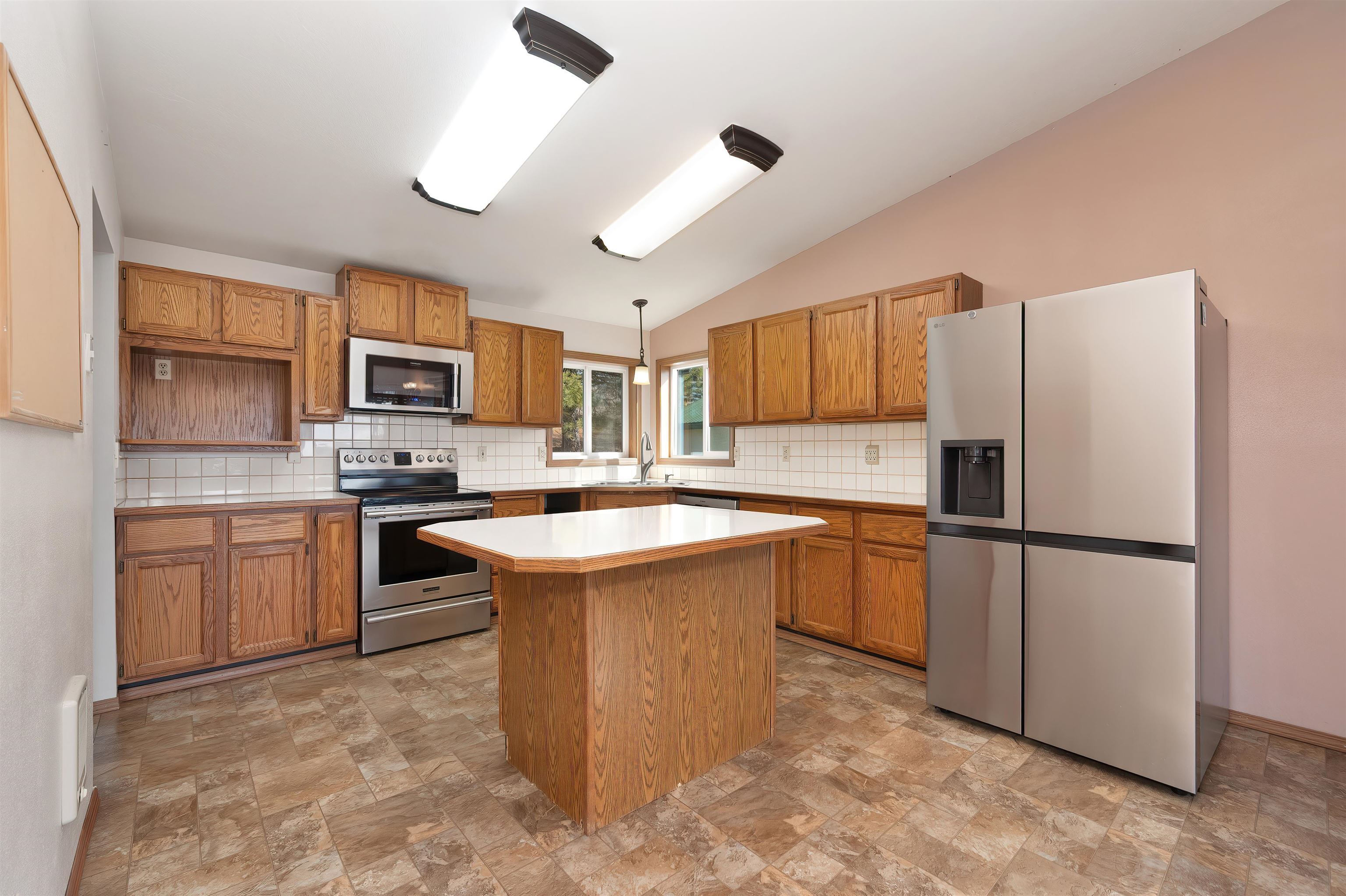 15715 Foothills Road Spokane, WA 99217 - Photo 12 of 44