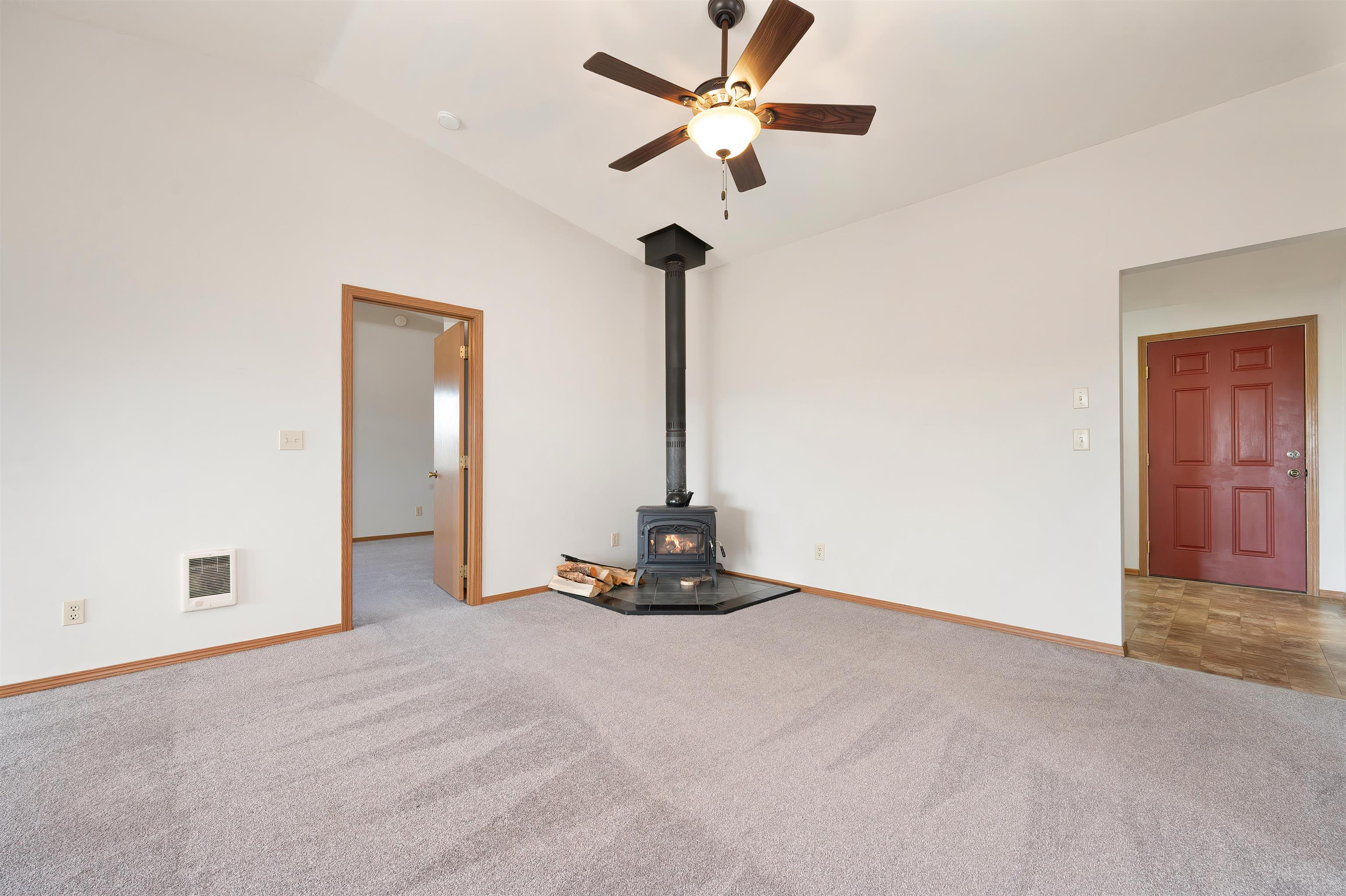 15715 Foothills Road Spokane, WA 99217 - Photo 16 of 44