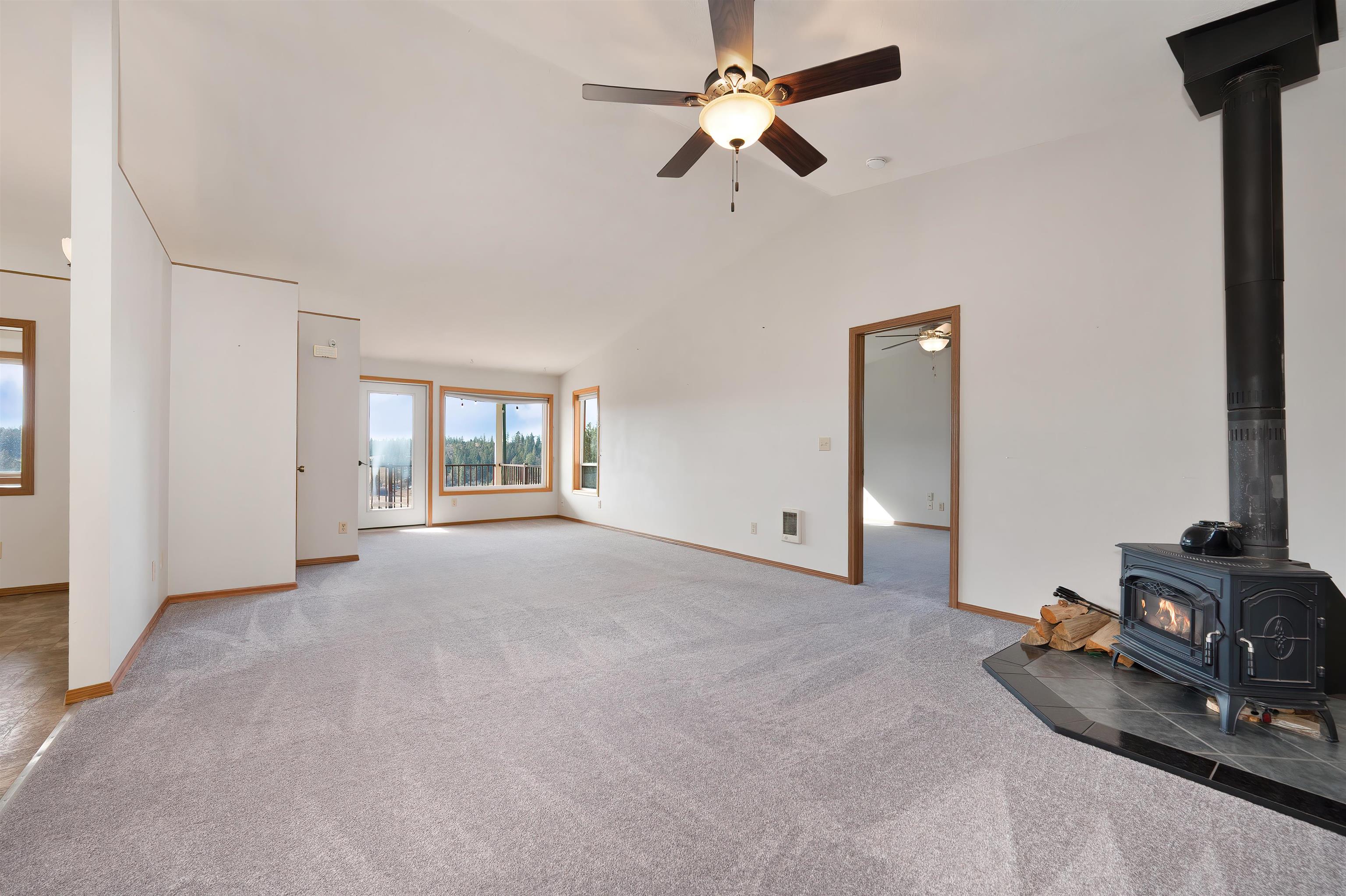 15715 Foothills Road Spokane, WA 99217 - Photo 17 of 44