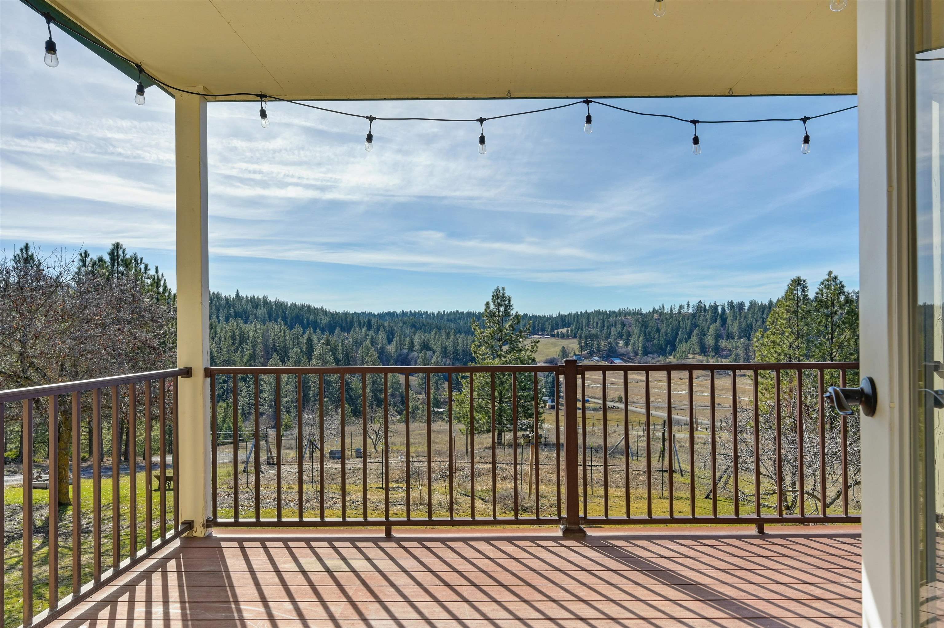 15715 Foothills Road Spokane, WA 99217 - Photo 19 of 44