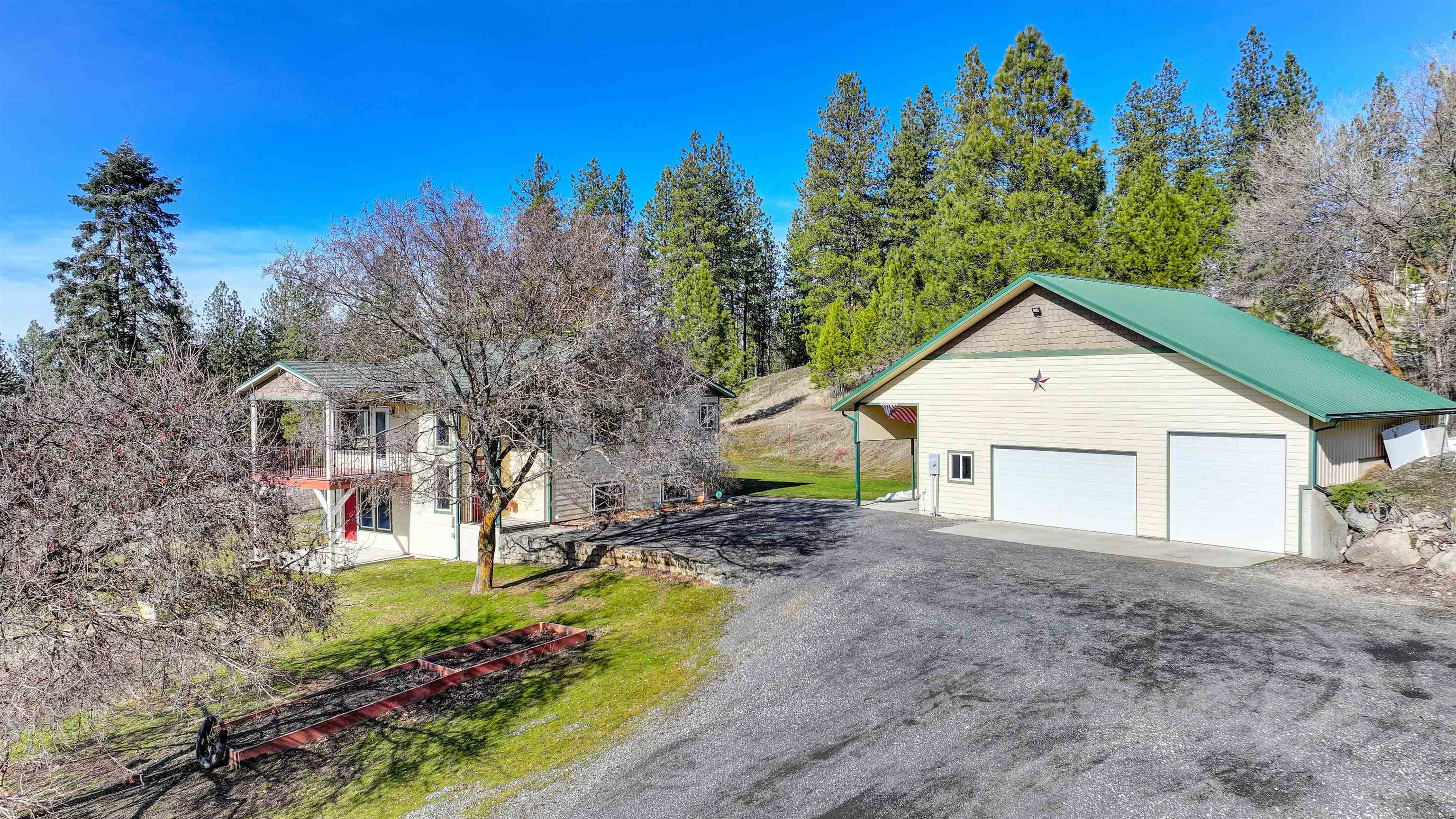 15715 Foothills Road Spokane, WA 99217 - Photo 3 of 44