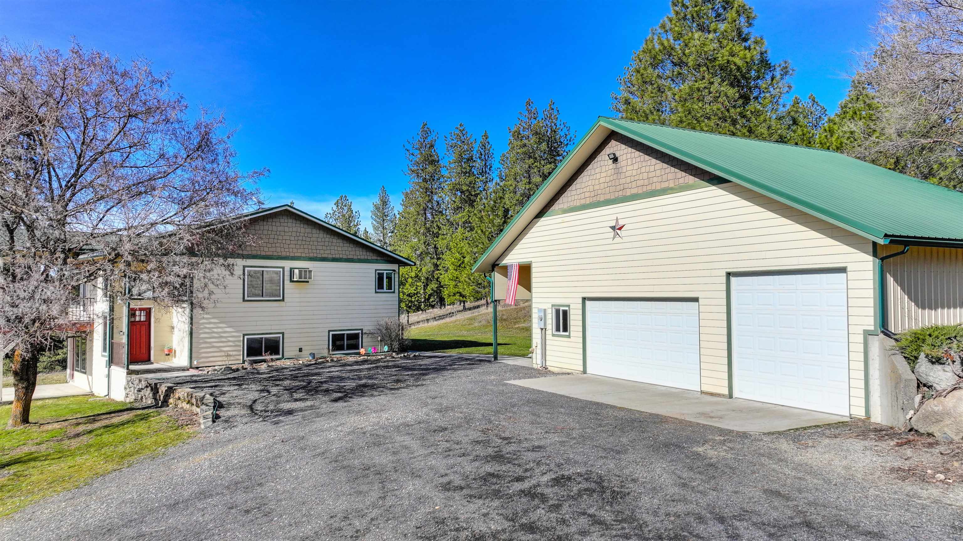 15715 Foothills Road Spokane, WA 99217 - Photo 4 of 44
