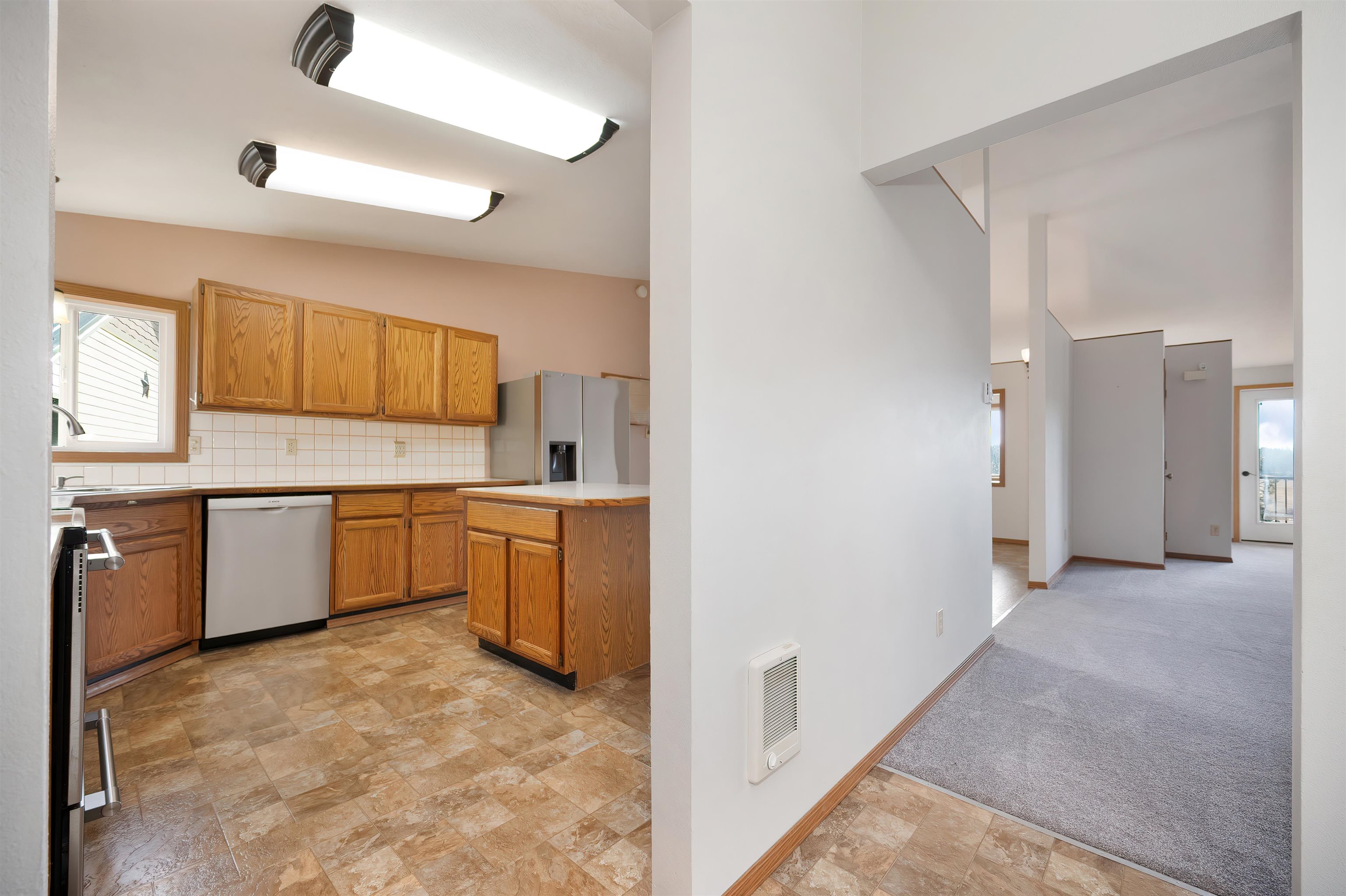 15715 Foothills Road Spokane, WA 99217 - Photo 9 of 44
