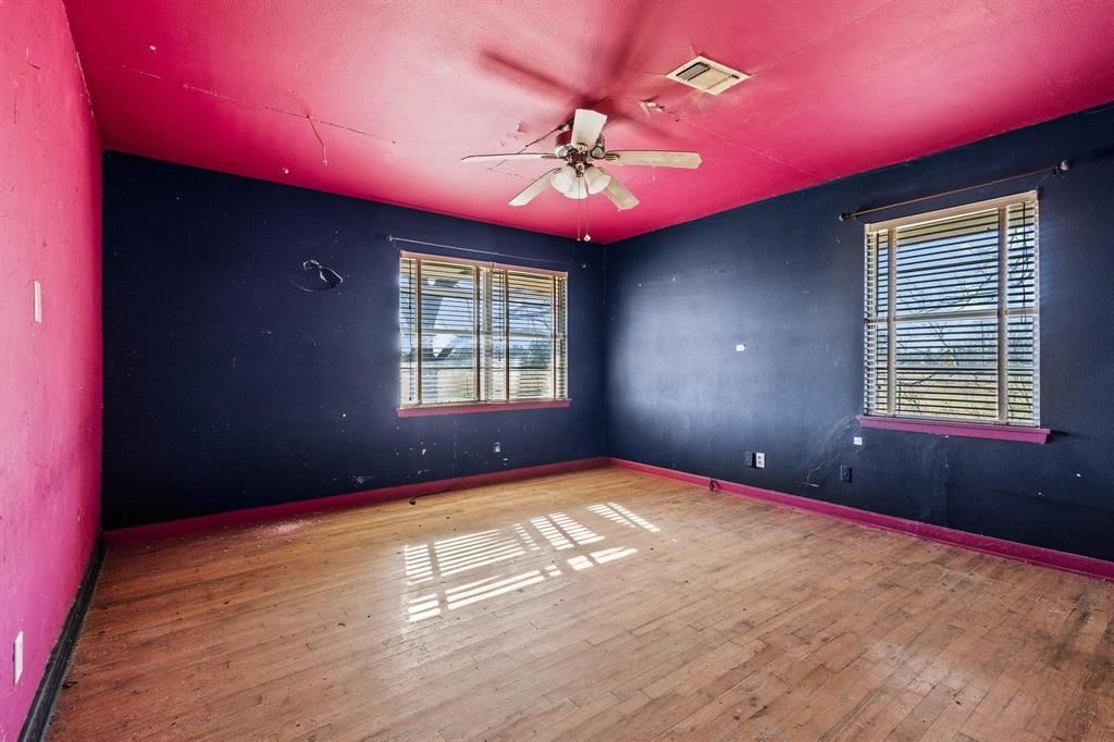 3467 East Fm 120 Denison, TX 75021 - Photo 18 of 38 a view of an empty room with a window