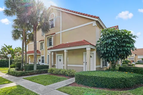 $324,999 | 4600 West McNab Road, Unit A2, Pompano Beach, FL 33069