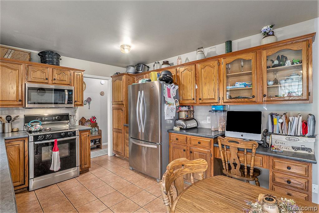 7186 Carpenter Road Flushing, MI 48433 - Photo 10 of 32