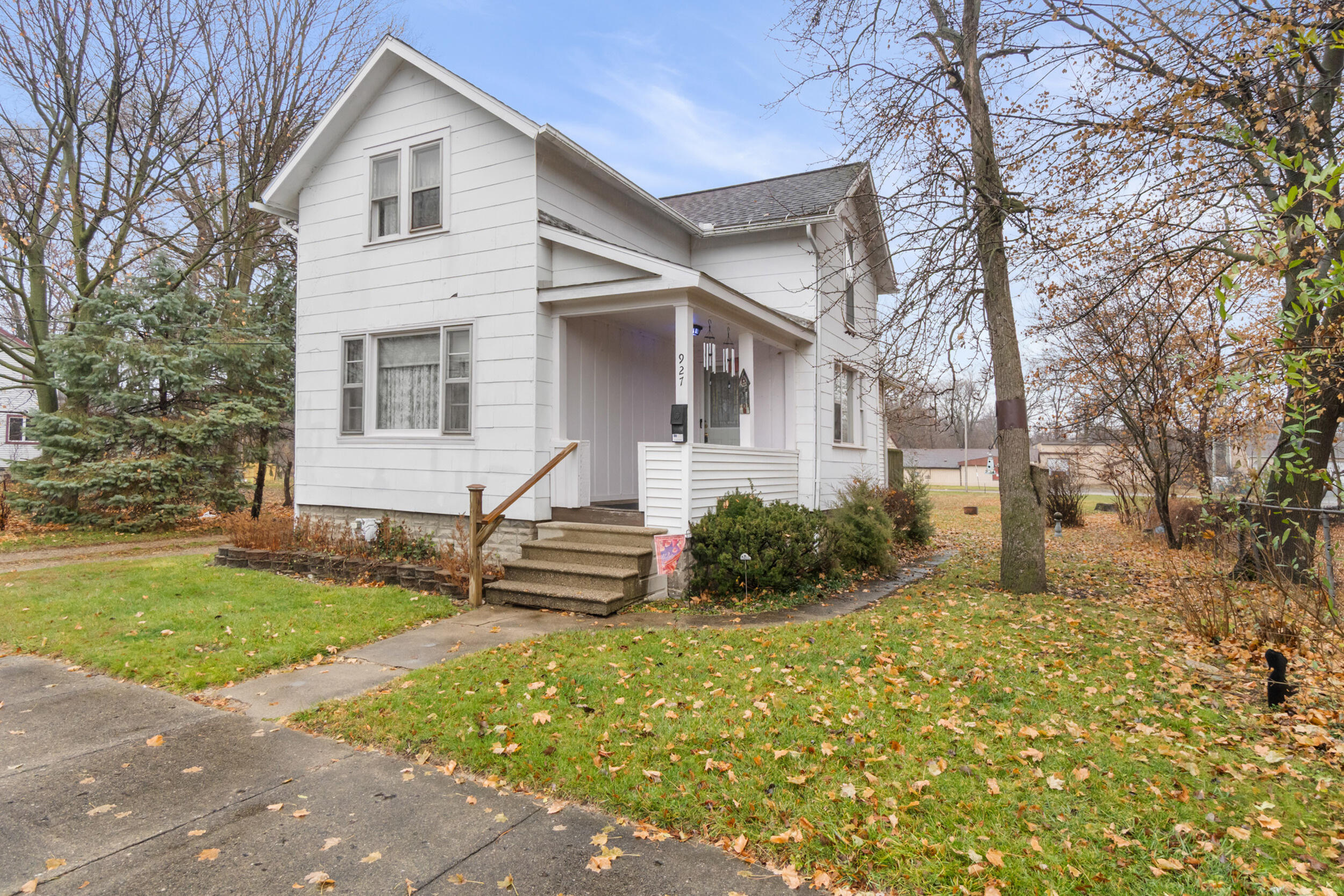 927 George Street Jackson, MI 49202 - Photo 2 of 42 3_927 george st jackson mi - 0001
