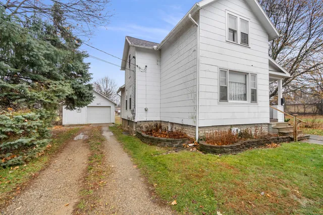 $120,000 | 927 George Street, Jackson, MI 49202