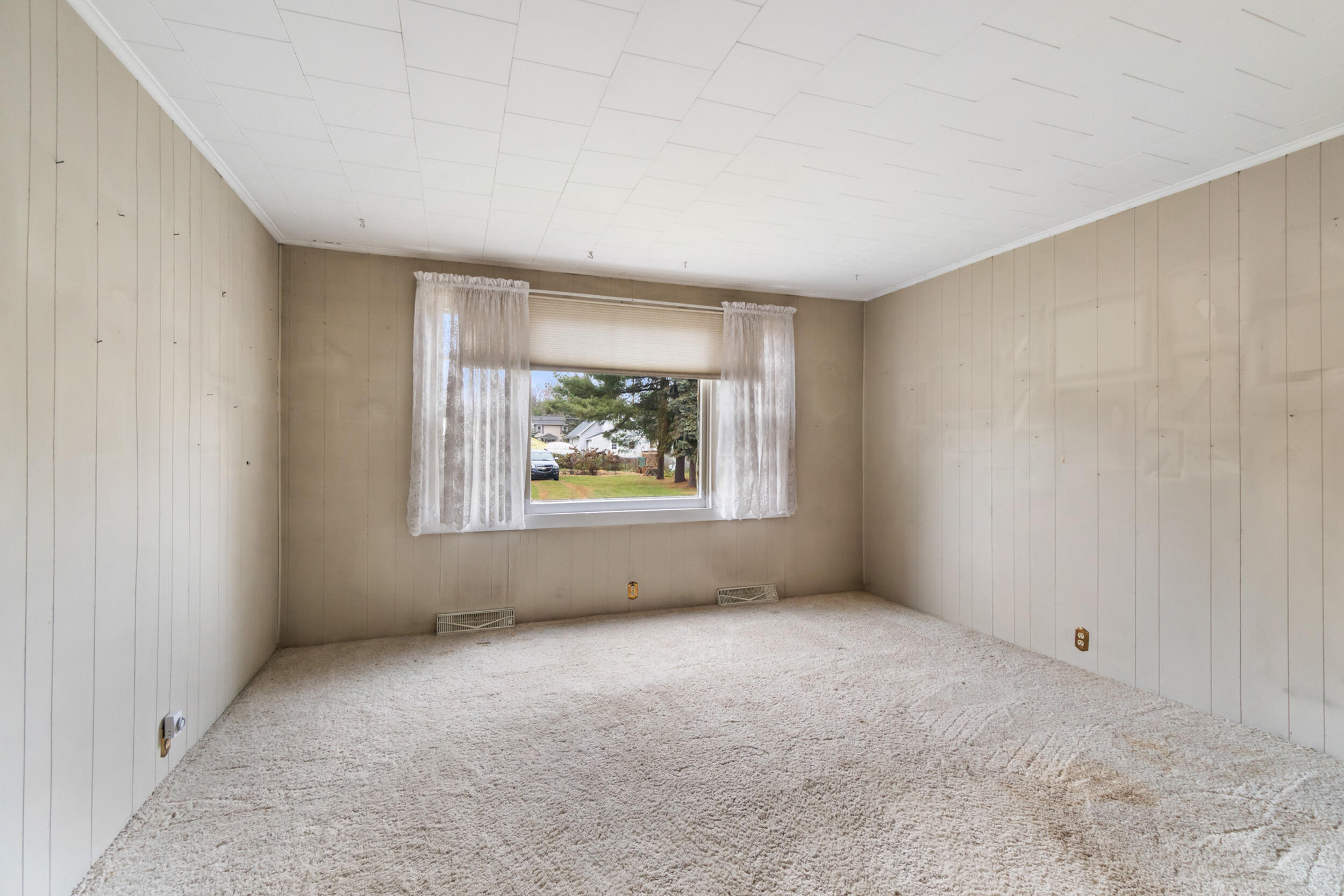 927 George Street Jackson, MI 49202 - Photo 6 of 42 6_927 george st jackson mi - 00015