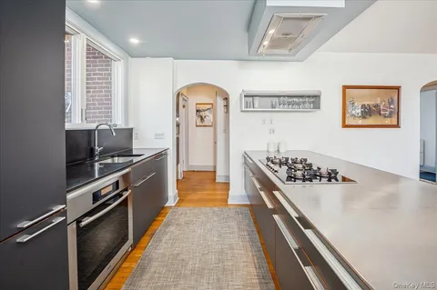 $1,399,000 | 61 Pinecrest Drive, Hastings-on-Hudson, NY 10706