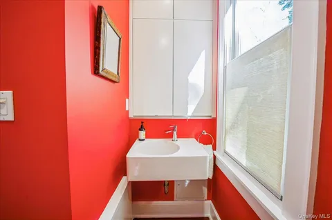 $1,399,000 | 61 Pinecrest Drive, Hastings-on-Hudson, NY 10706