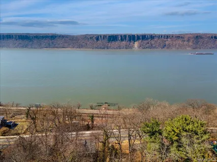 $1,399,000 | 61 Pinecrest Drive, Hastings-on-Hudson, NY 10706