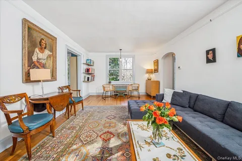 $1,399,000 | 61 Pinecrest Drive, Hastings-on-Hudson, NY 10706