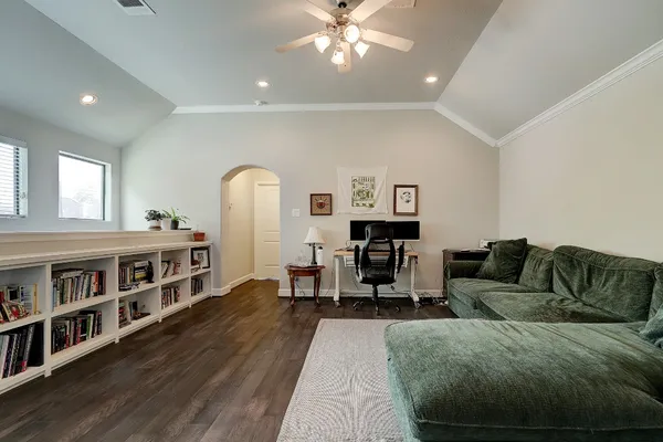 $3,950 | 5326 Larkin Street, Houston, TX 77007