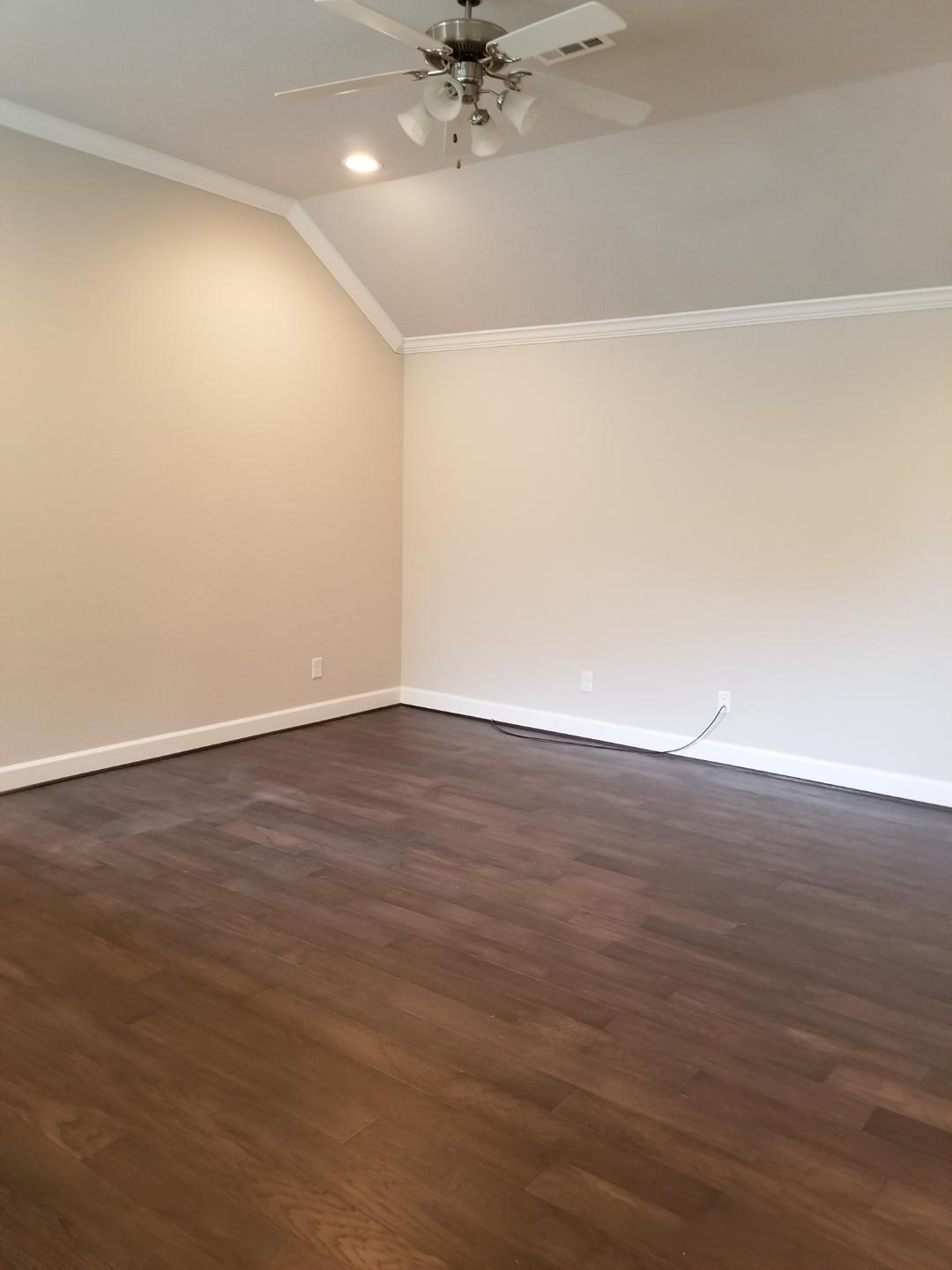 5326 Larkin Street Houston, TX 77007 - Photo 18 of 20 Another side of spacious Primary bedroom