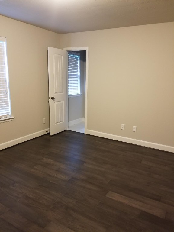 5326 Larkin Street Houston, TX 77007 - Photo 20 of 20 One of two secondary bedrooms with Jack and Jill bathroom between them.