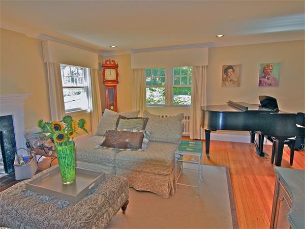 15 Agawam Road Winchester, MA 01890 - Photo 4 of 18 Gallery Image 4