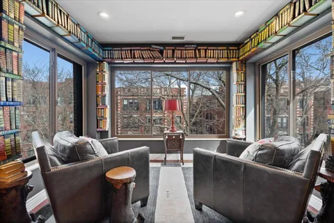 $799,000 | 929 West Ainslie Street, Unit 3, Chicago, IL 60640