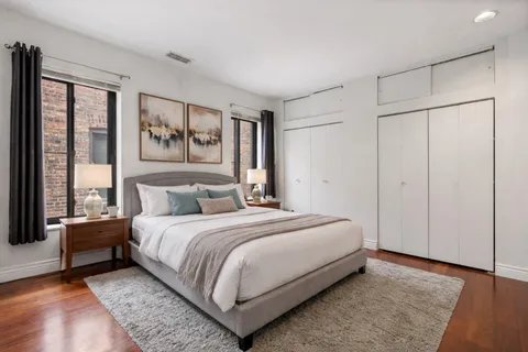 $799,000 | 929 West Ainslie Street, Unit 3, Chicago, IL 60640