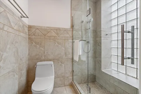 $799,000 | 929 West Ainslie Street, Unit 3, Chicago, IL 60640