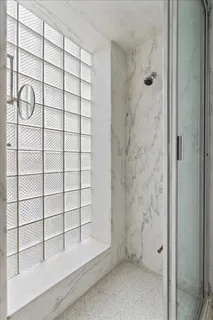$799,000 | 929 West Ainslie Street, Unit 3, Chicago, IL 60640