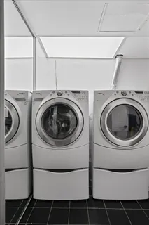 $799,000 | 929 West Ainslie Street, Unit 3, Chicago, IL 60640