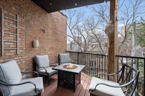 $799,000 | 929 West Ainslie Street, Unit 3, Chicago, IL 60640
